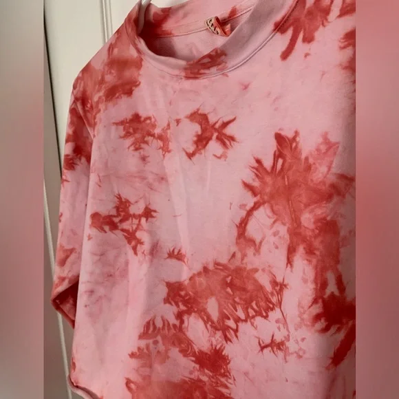 Kyerivs Red Tie Dye Long Sleeve Crop - Large - Picture 5 of 5